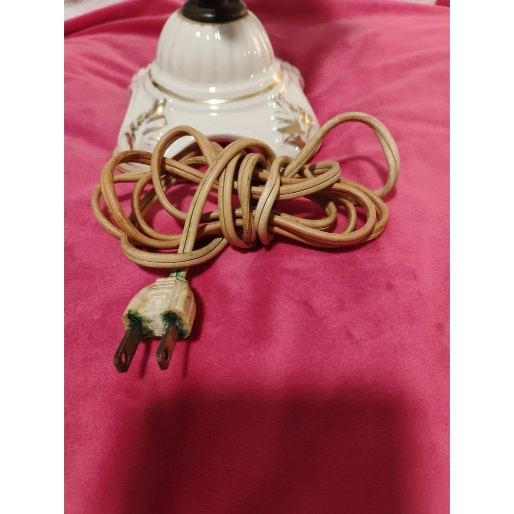 Antique Germany '15108' Porcelain Figural Table Lamp Rose Design‎ With 24K Gold